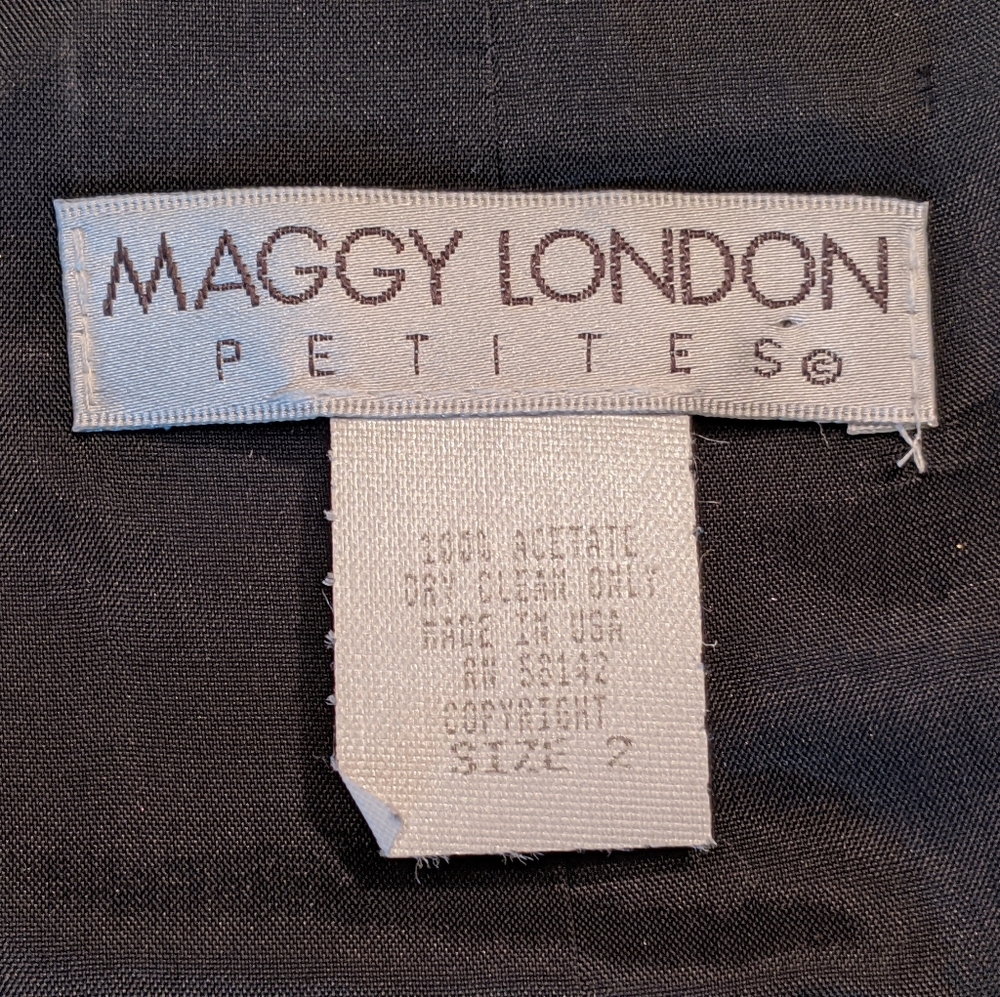 Maggy London - Picture 9 of 13